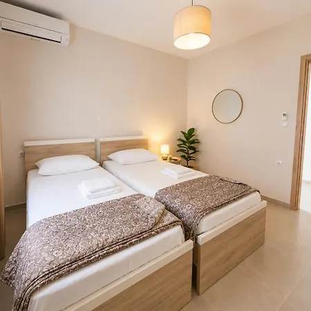 Olga's 3-4 * Paralía